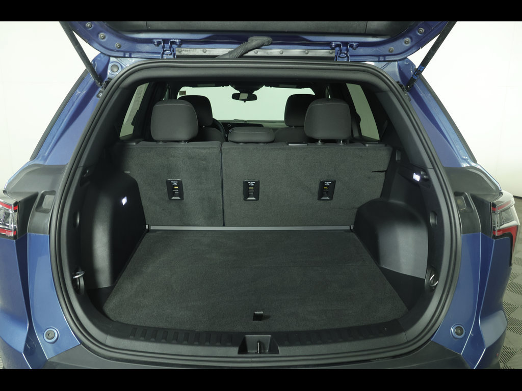 Used 2025 Chevrolet Equinox LT AWD/4WD image 11