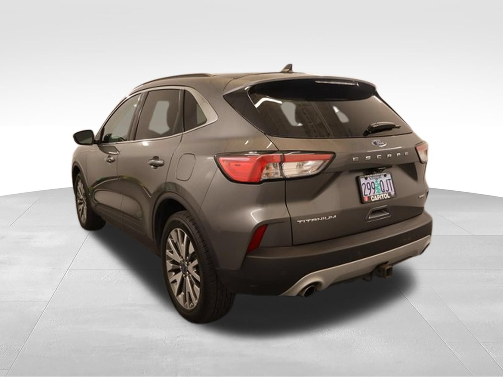 Used 2022 Ford Escape Titanium w/ Class II Trailer Tow Package AWD/4WD image 4