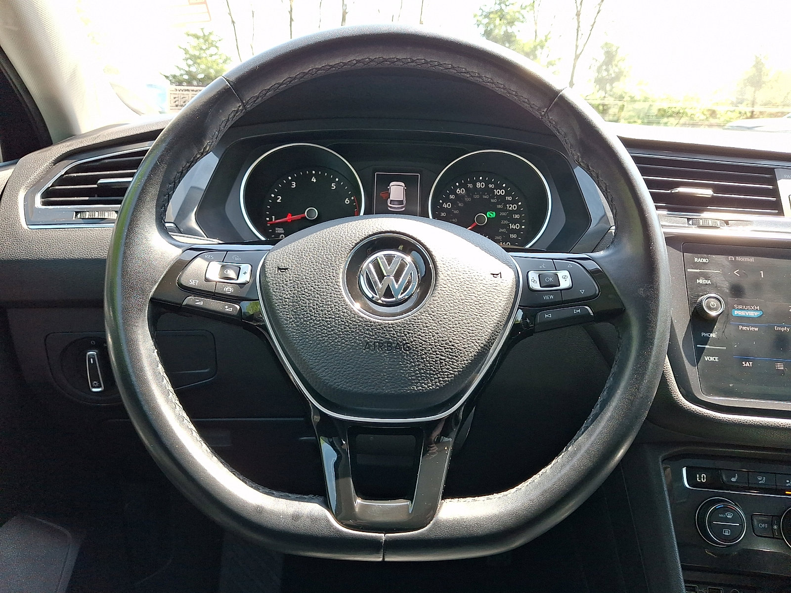 Used 2019 Volkswagen Tiguan SE w/ Panoramic Sunroof Package AWD/4WD image 20