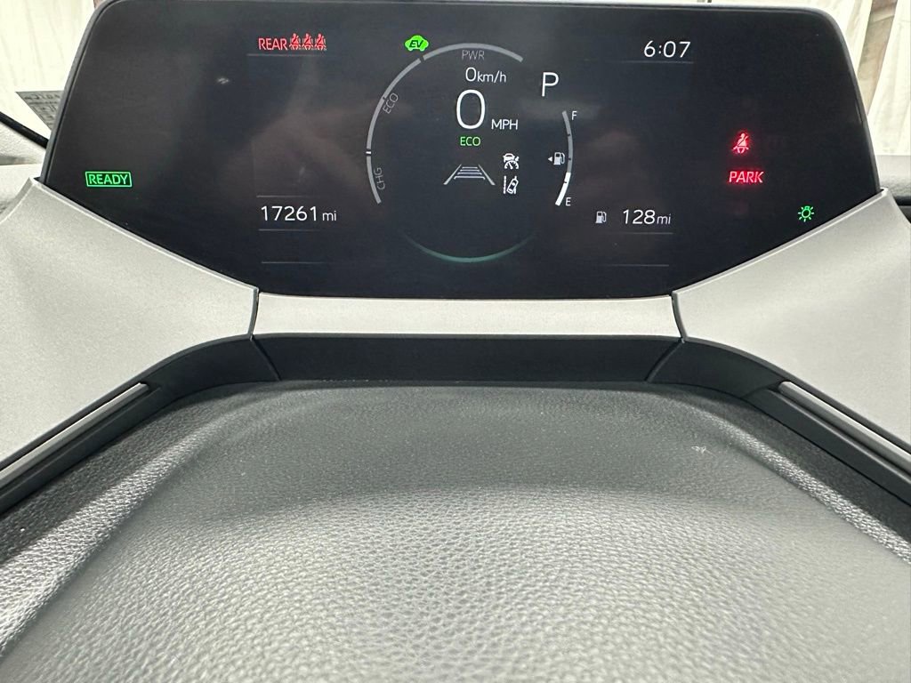 Used 2025 Toyota Prius XLE image 22