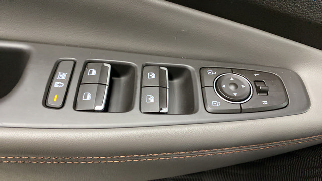 Used 2020 Hyundai Santa Fe Limited AWD/4WD image 22