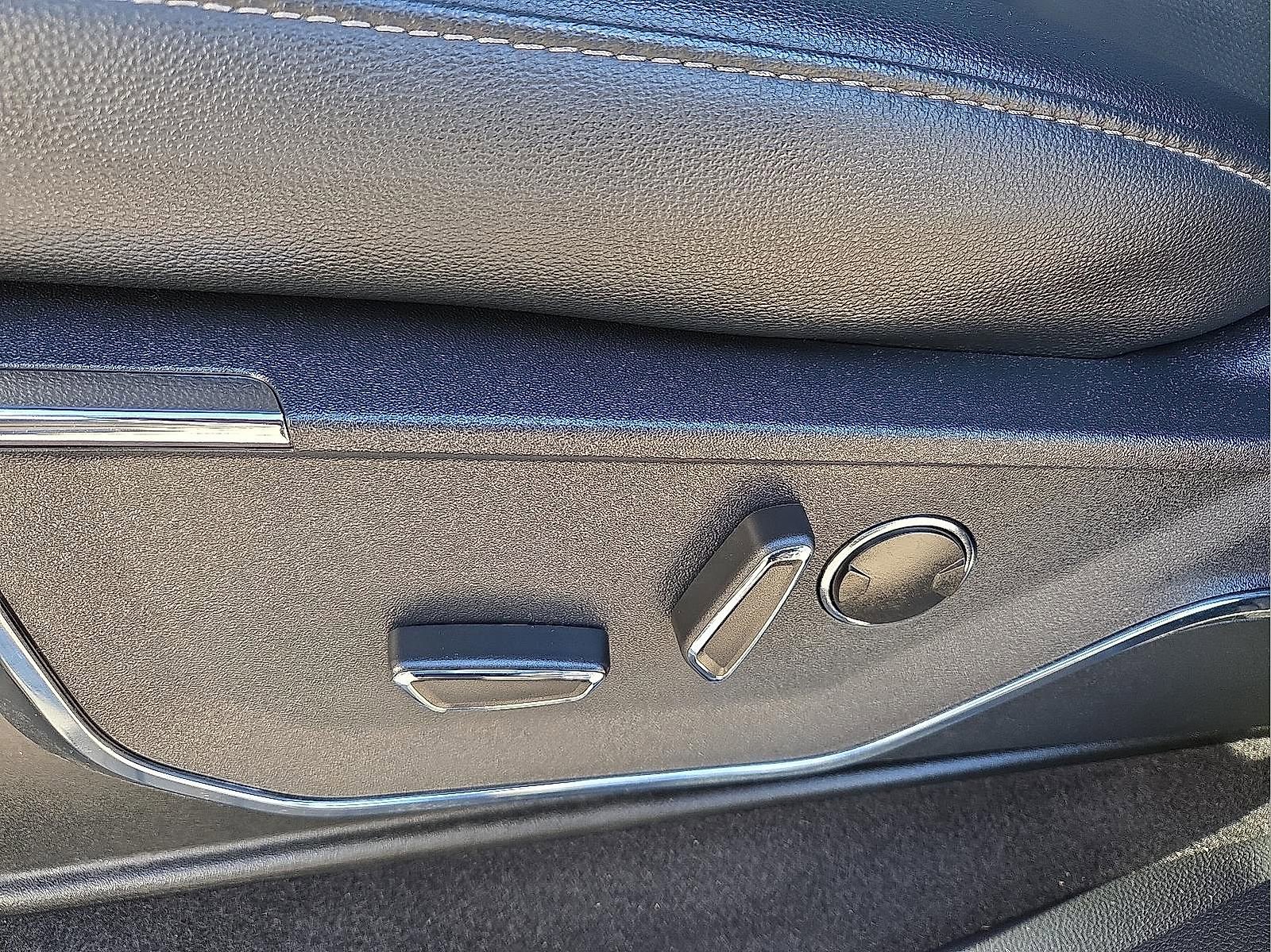 Used 2023 Ford F150 Lariat w/ Equipment Group 502A High image 14