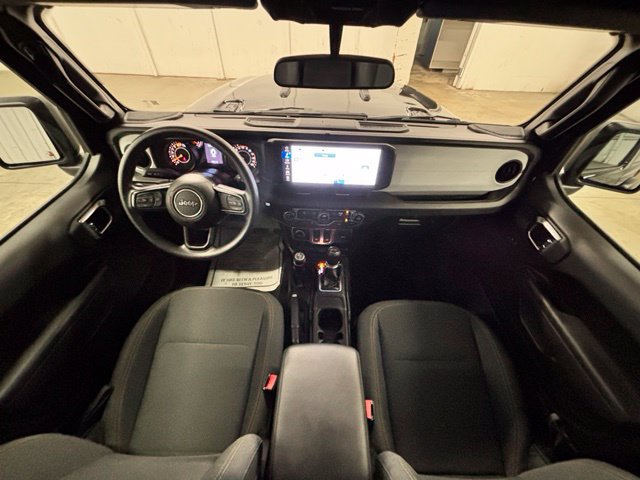 Used 2025 Jeep Wrangler Sport AWD/4WD image 12