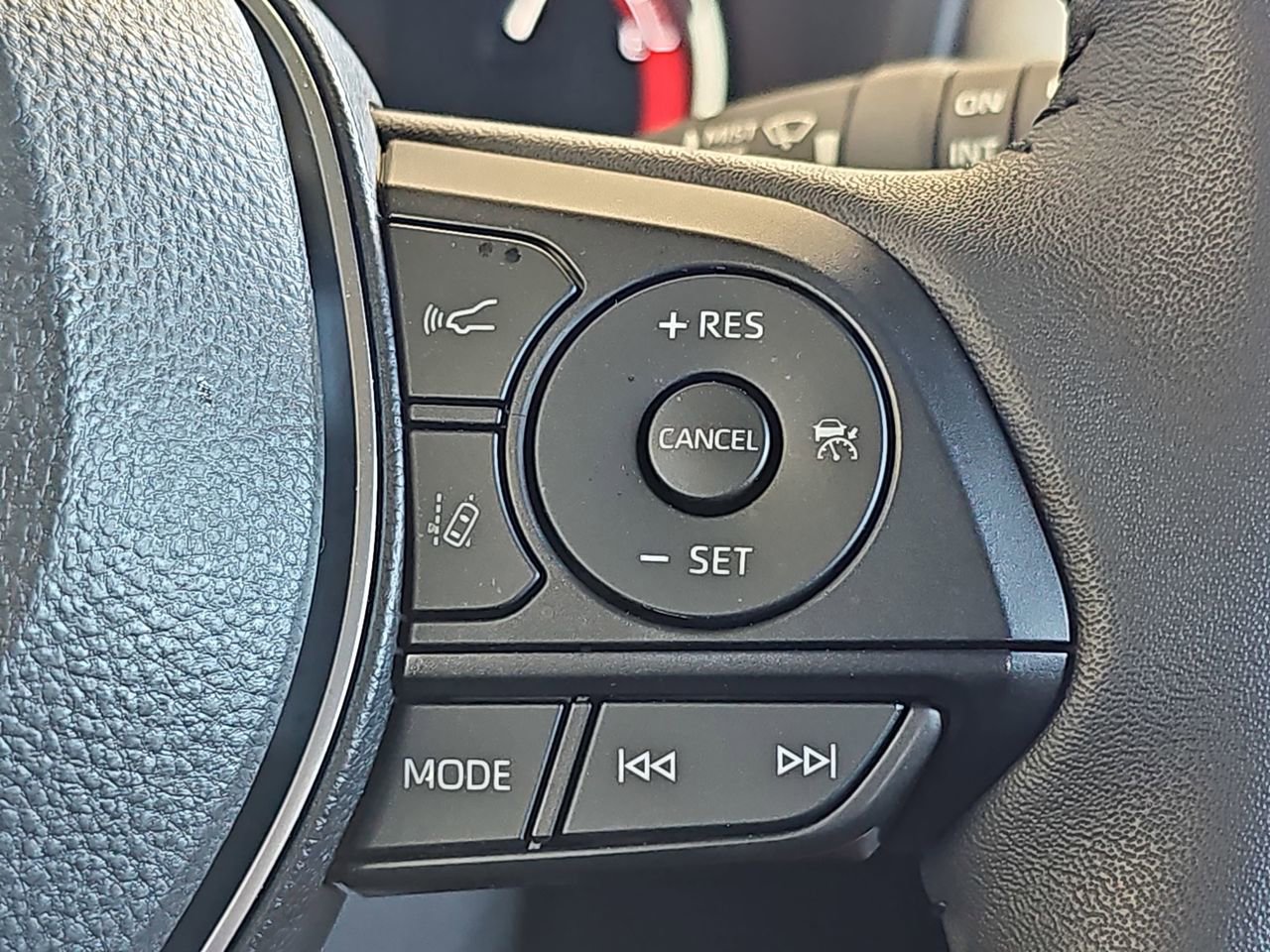 Used 2025 Toyota RAV4 XLE w/ Weather Package image 23