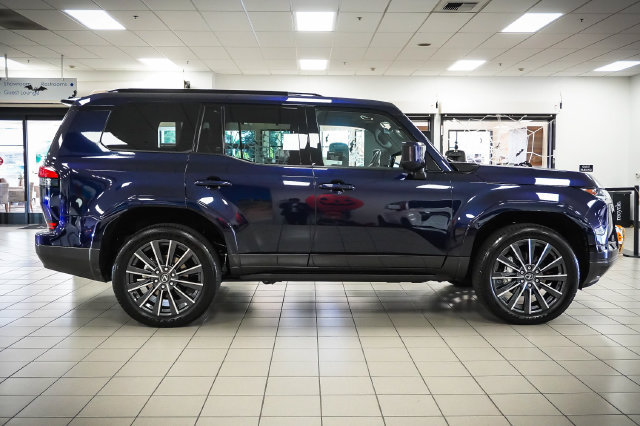 Used 2026 Lexus GX 550 w/ Accessory Package (2T) AWD/4WD image 5