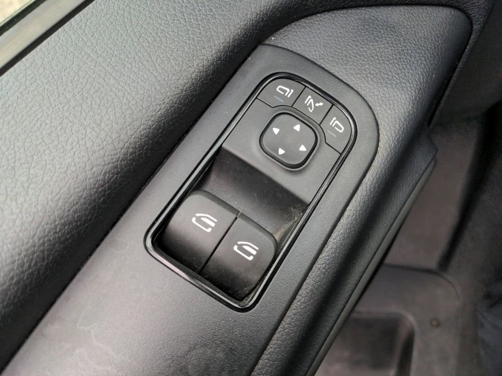 Used 2022 Mercedes-Benz Sprinter 2500 w/ Parking Package image 22