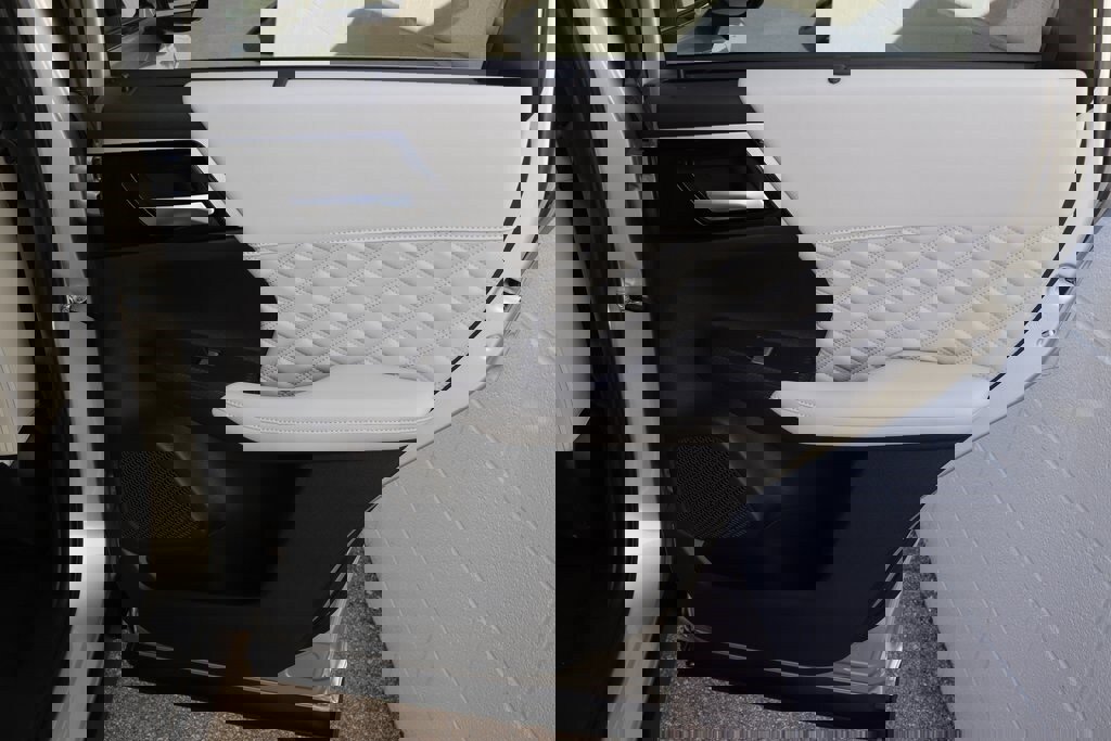 Used 2023 Mitsubishi Outlander SEL image 11