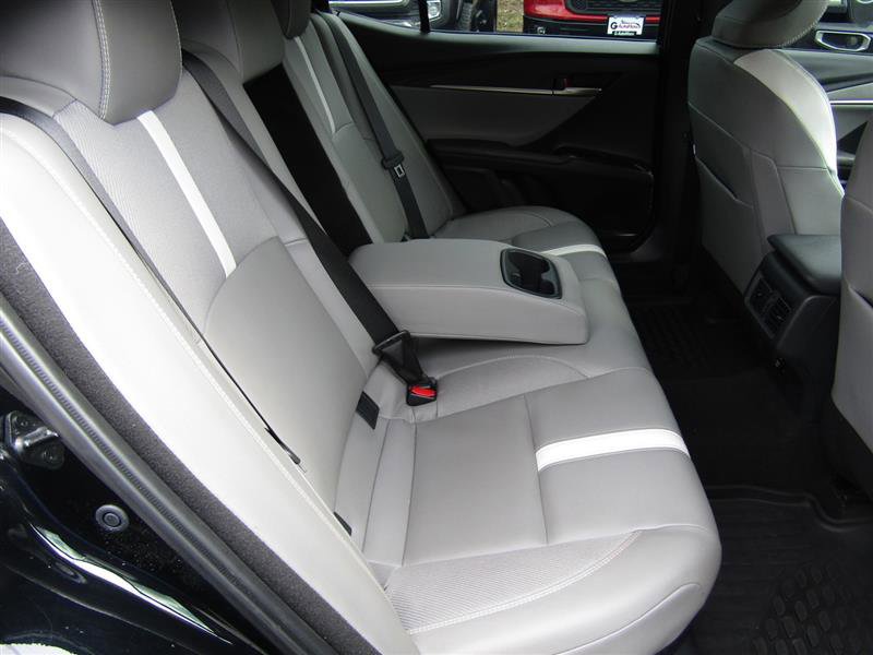Used 2025 Toyota Camry SE image 37