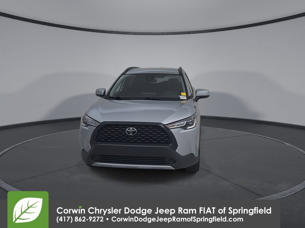 Used 2022 Toyota Corolla Cross LE FWD image 4