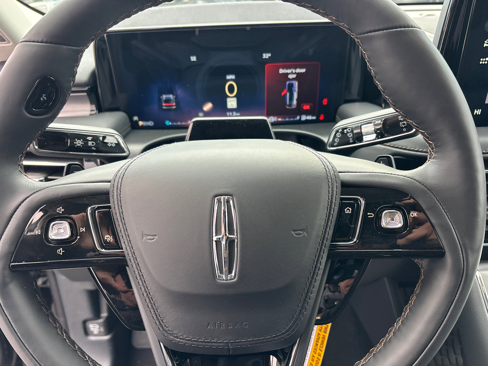 New 2026 Lincoln Aviator AWD image 16