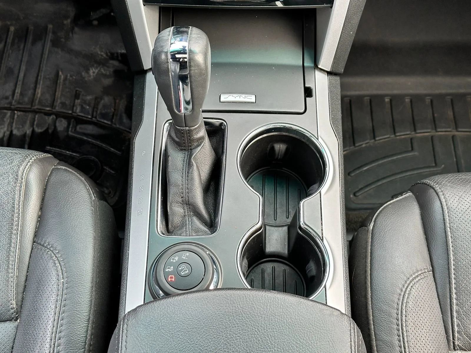 Used 2015 Ford Explorer Limited w/ Equipment Group 302A AWD/4WD image 15