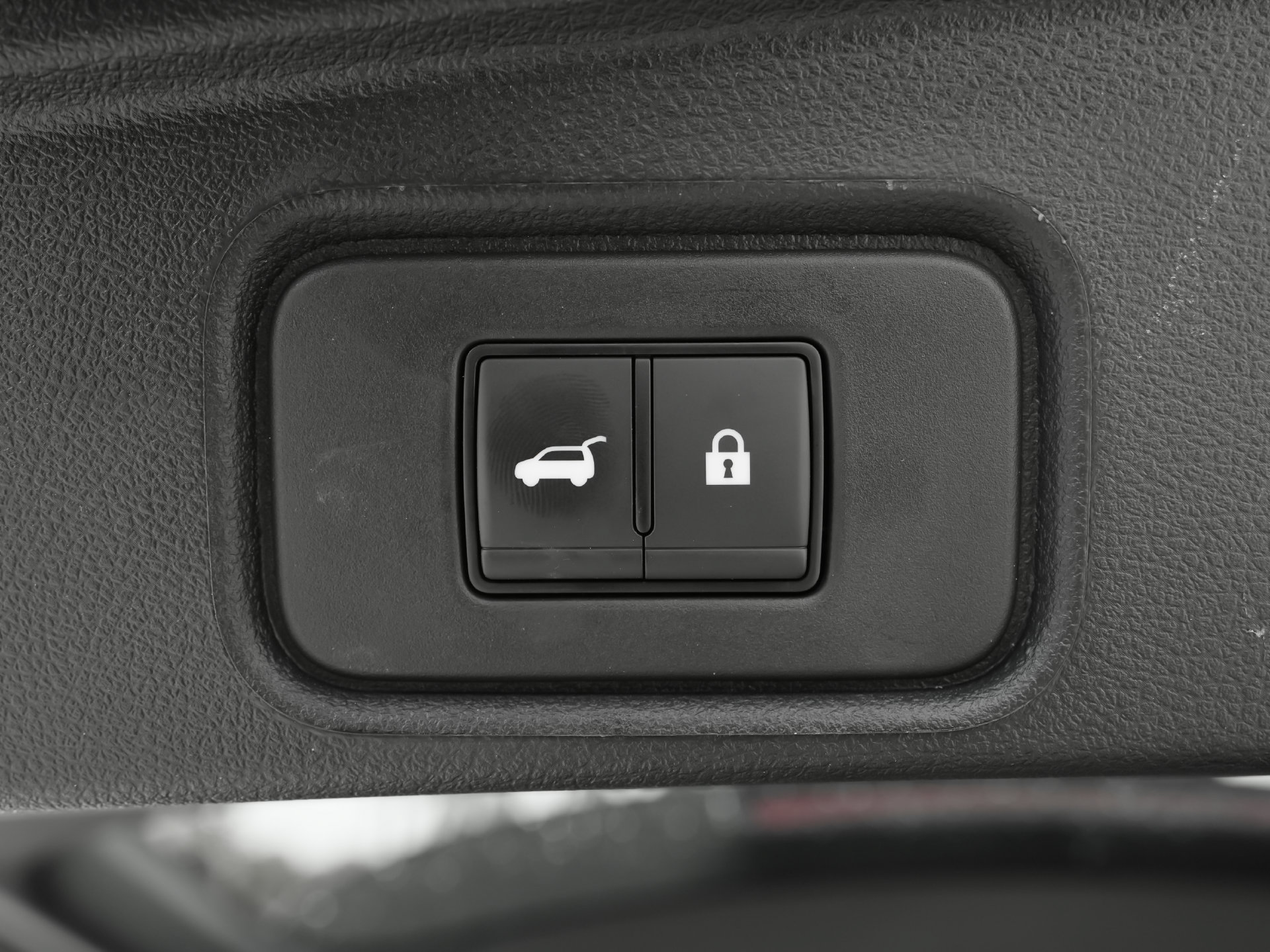 Used 2025 Nissan Pathfinder SL FWD image 28