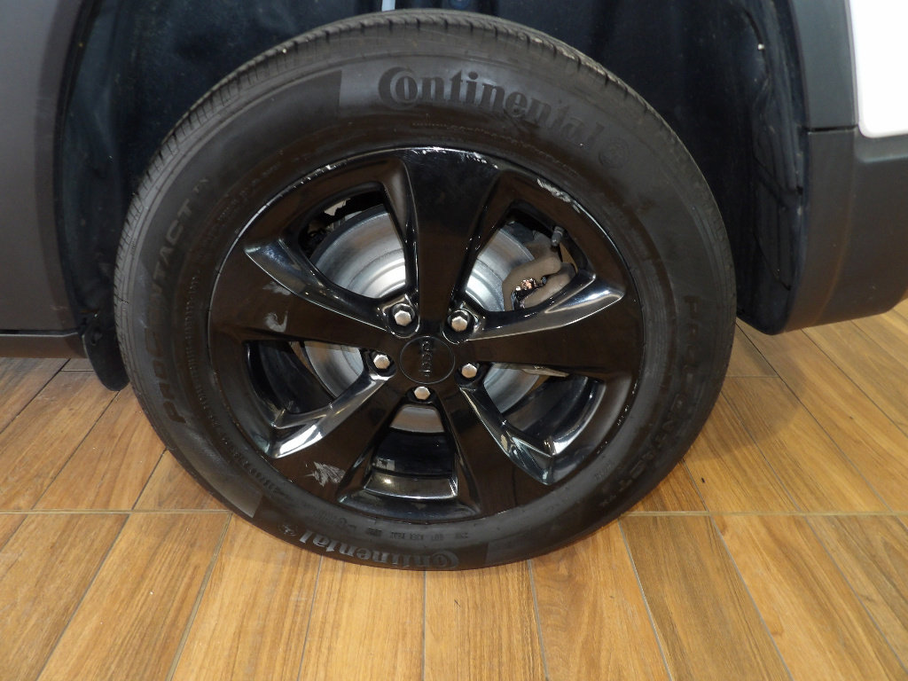 Used 2020 Jeep Cherokee Latitude Plus image 9