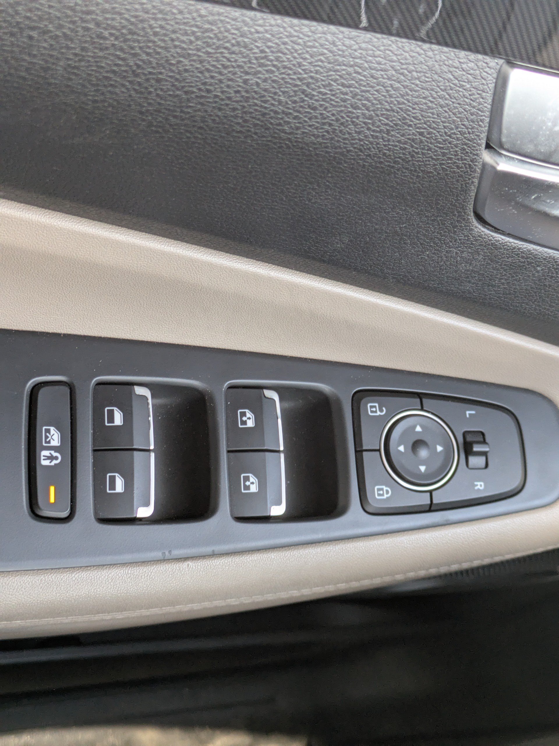 Used 2022 Hyundai Santa Fe SEL w/ Convenience Package FWD image 21