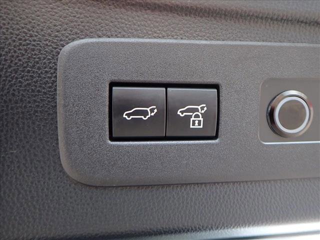 Used 2025 Toyota Land Cruiser w/ Premium Package image 9