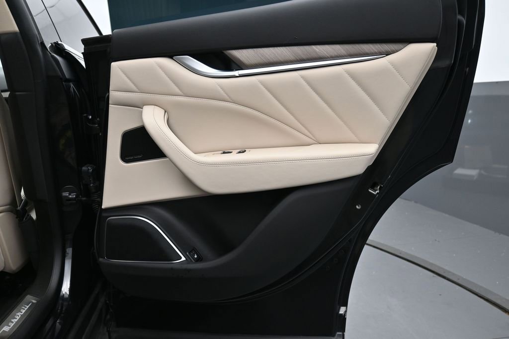 Used 2019 Maserati Levante S GranLusso AWD/4WD image 25