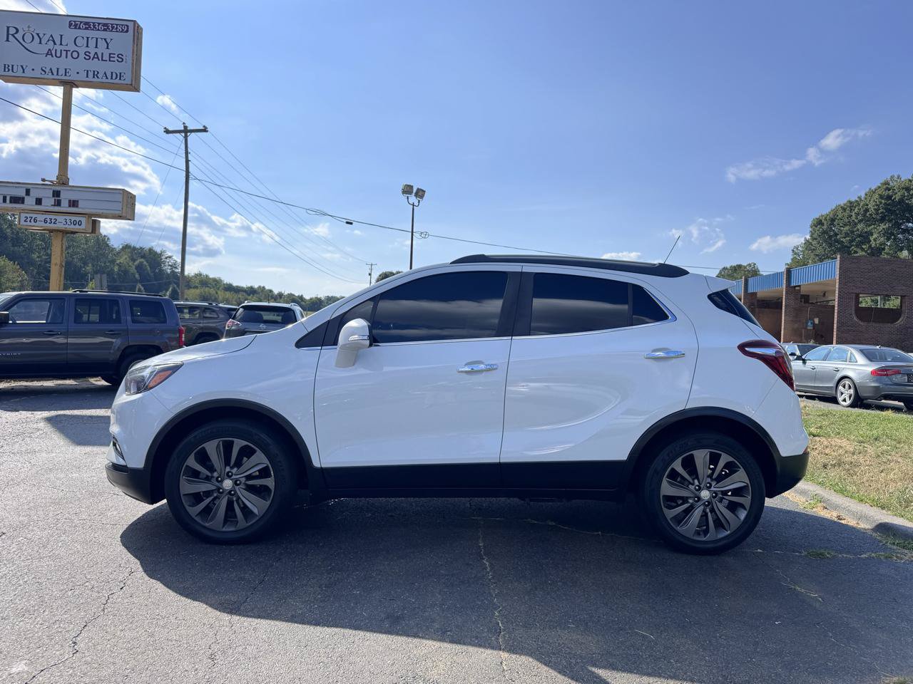 Used 2019 Buick Encore Essence AWD/4WD image 8