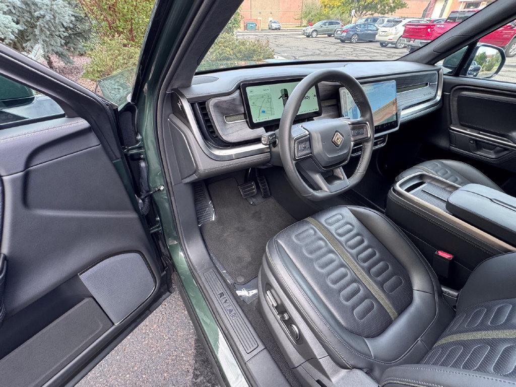 Used 2025 Rivian R1S Adventure Dual AWD/4WD image 26