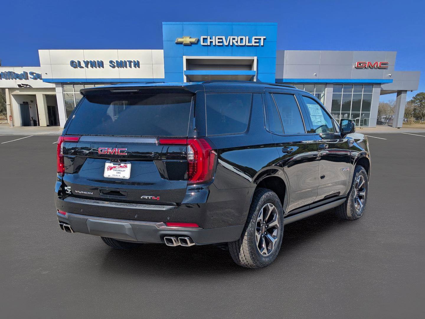 New 2026 GMC Yukon AT4 Ultimate w/ LPO, Floor Liner Package image 8