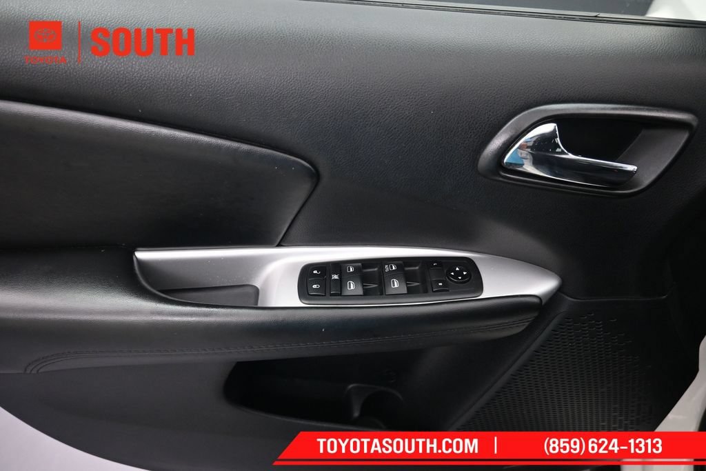 Used 2019 Dodge Journey SE FWD image 24