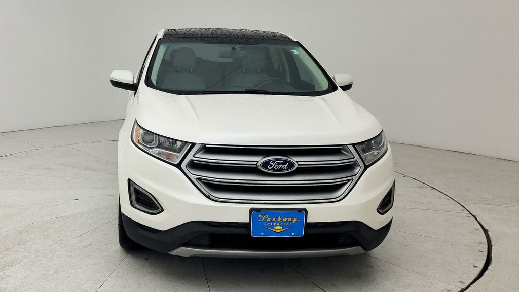 Used 2017 Ford Edge Titanium w/ Equipment Group 301A FWD image 2