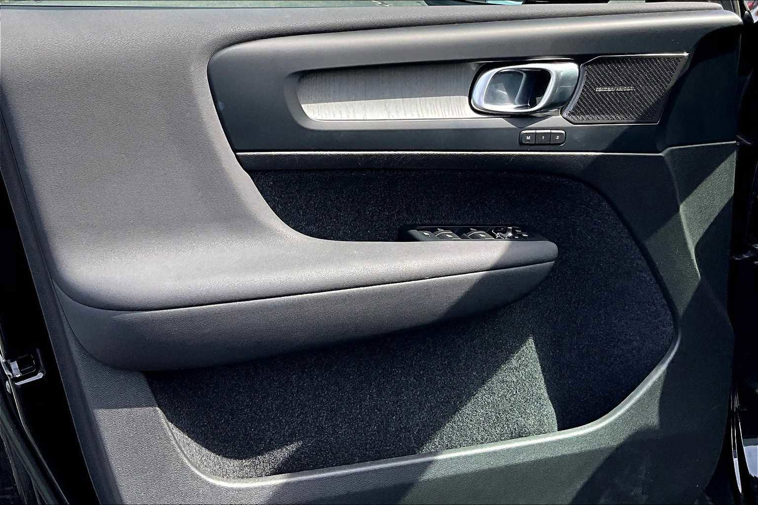 Certified 2023 Volvo XC40 B5 Plus w/ Driver Assist Package image 20