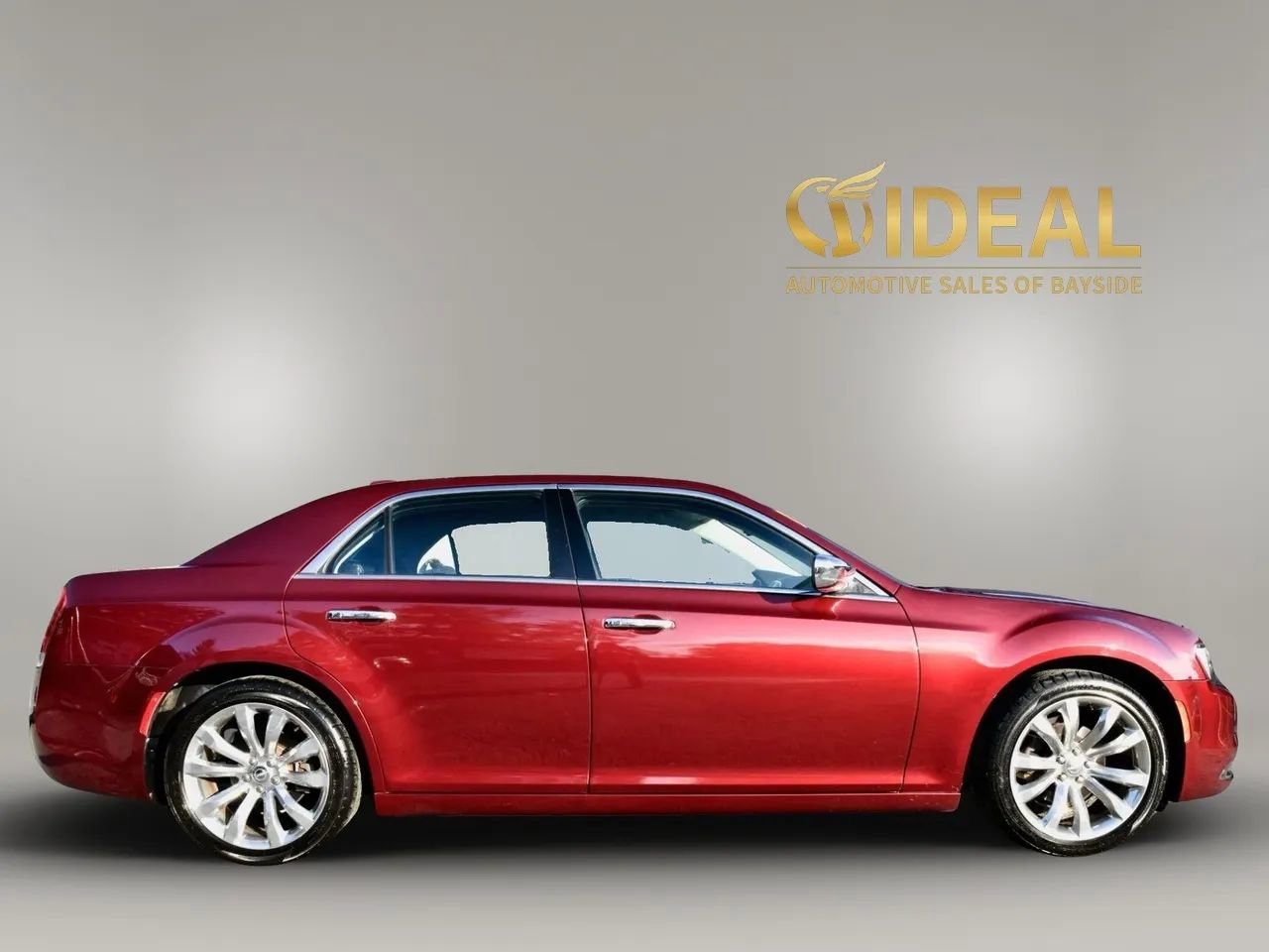 Used 2019 Chrysler 300 Limited RWD image 8