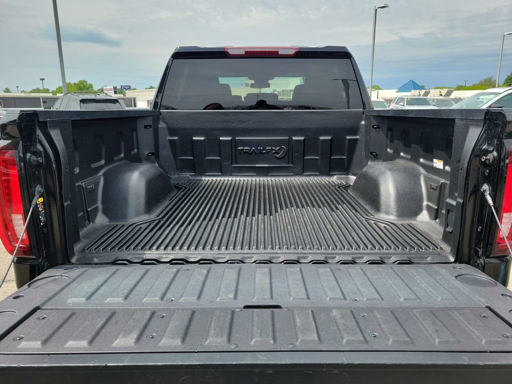 Used 2024 GMC Sierra 1500 SLT AWD/4WD image 29