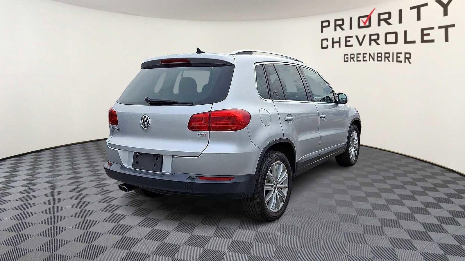 Used 2016 Volkswagen Tiguan SE image 8