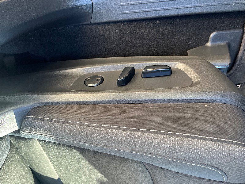 Used 2024 Nissan Pathfinder SV image 29