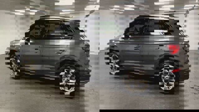 Used 2020 Audi Q5 2.0T Titanium Premium Plus w/ Premium Plus Package image 6