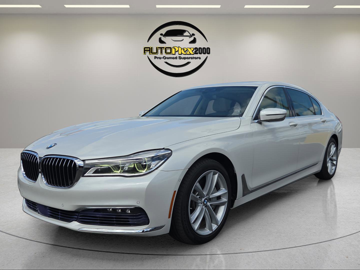 Used 2017 BMW 750i image 3