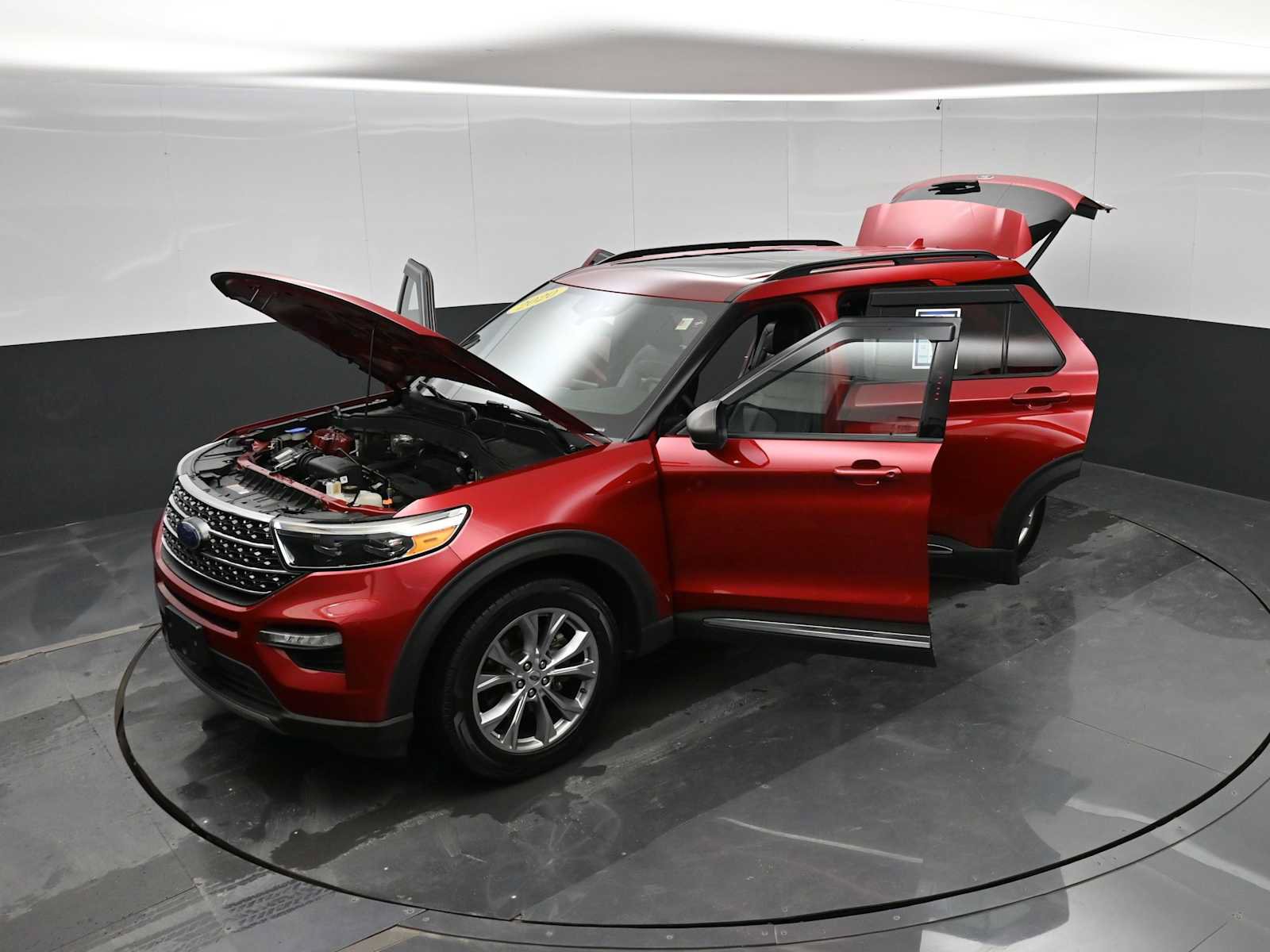 Used 2020 Ford Explorer XLT w/ Equipment Group 202A AWD/4WD image 43