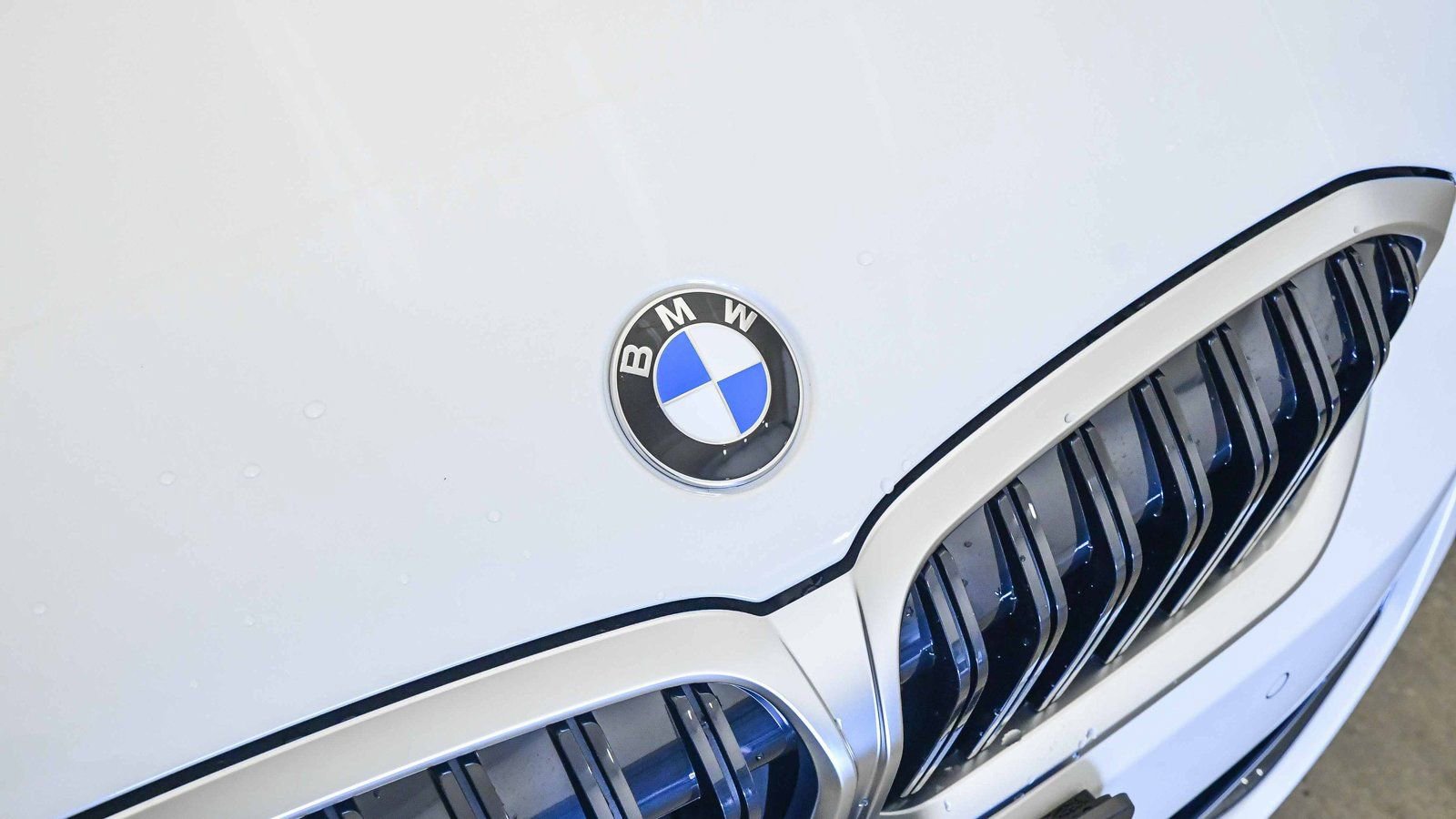 Used 2025 BMW 330i Sedan w/ Convenience Package image 8