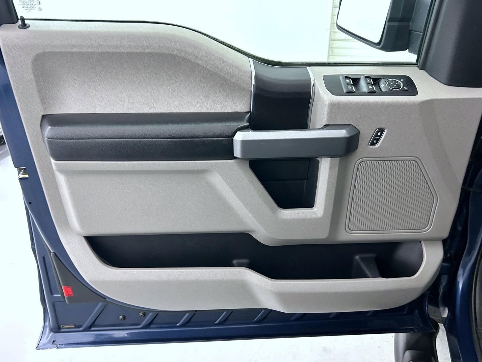 Used 2018 Ford F150 XLT image 9