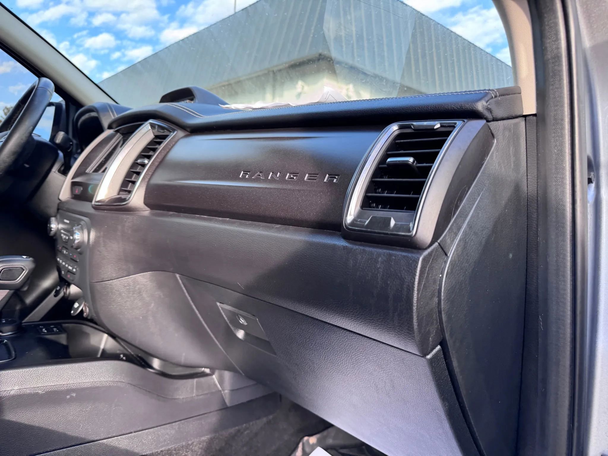 Used 2022 Ford Ranger Lariat w/ Tremor Off-Road Package image 13