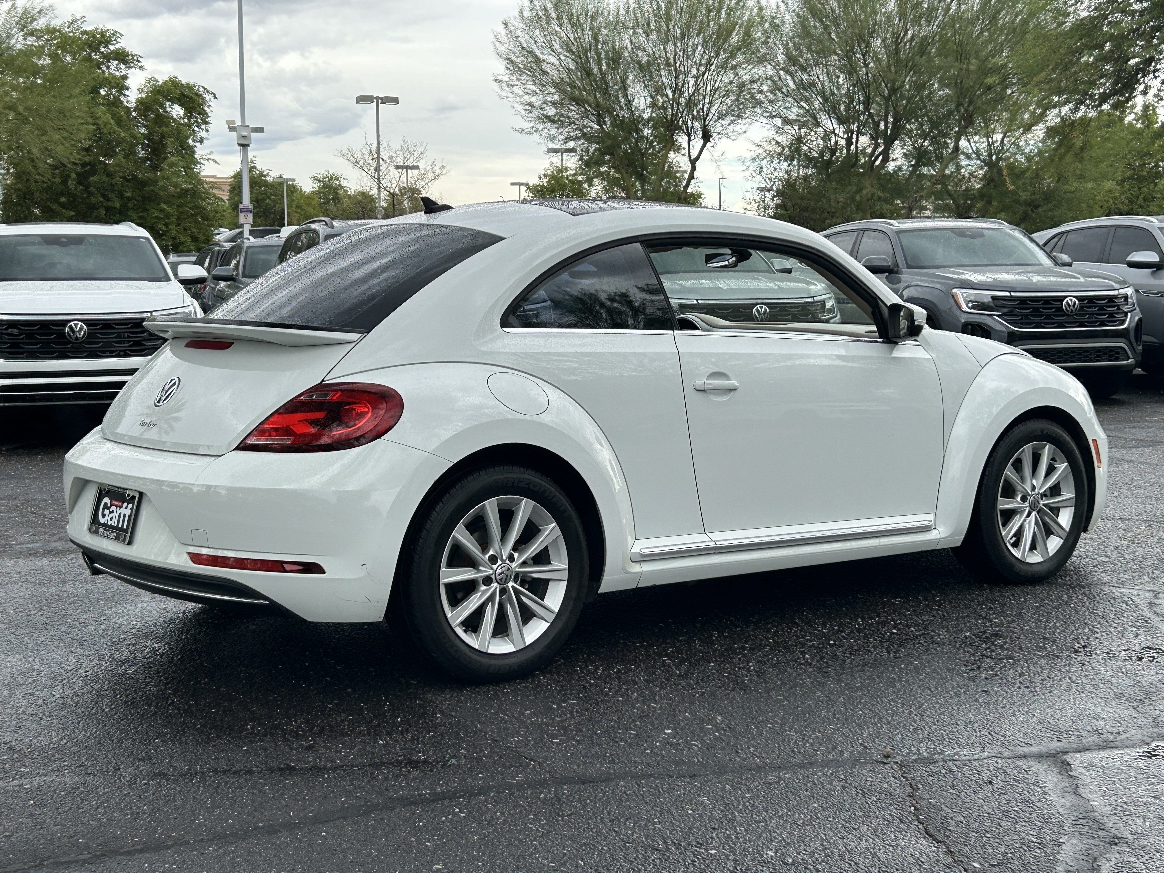 Used 2019 Volkswagen Beetle 2.0T SE FWD image 4