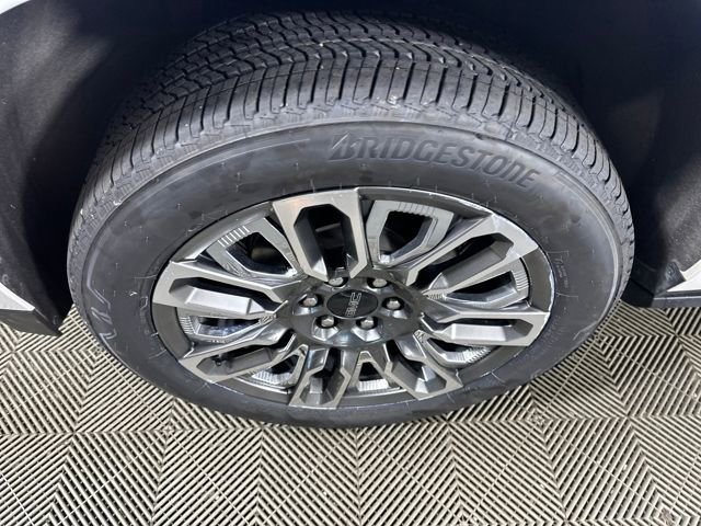 Used 2024 GMC Yukon XL Denali Ultimate image 10