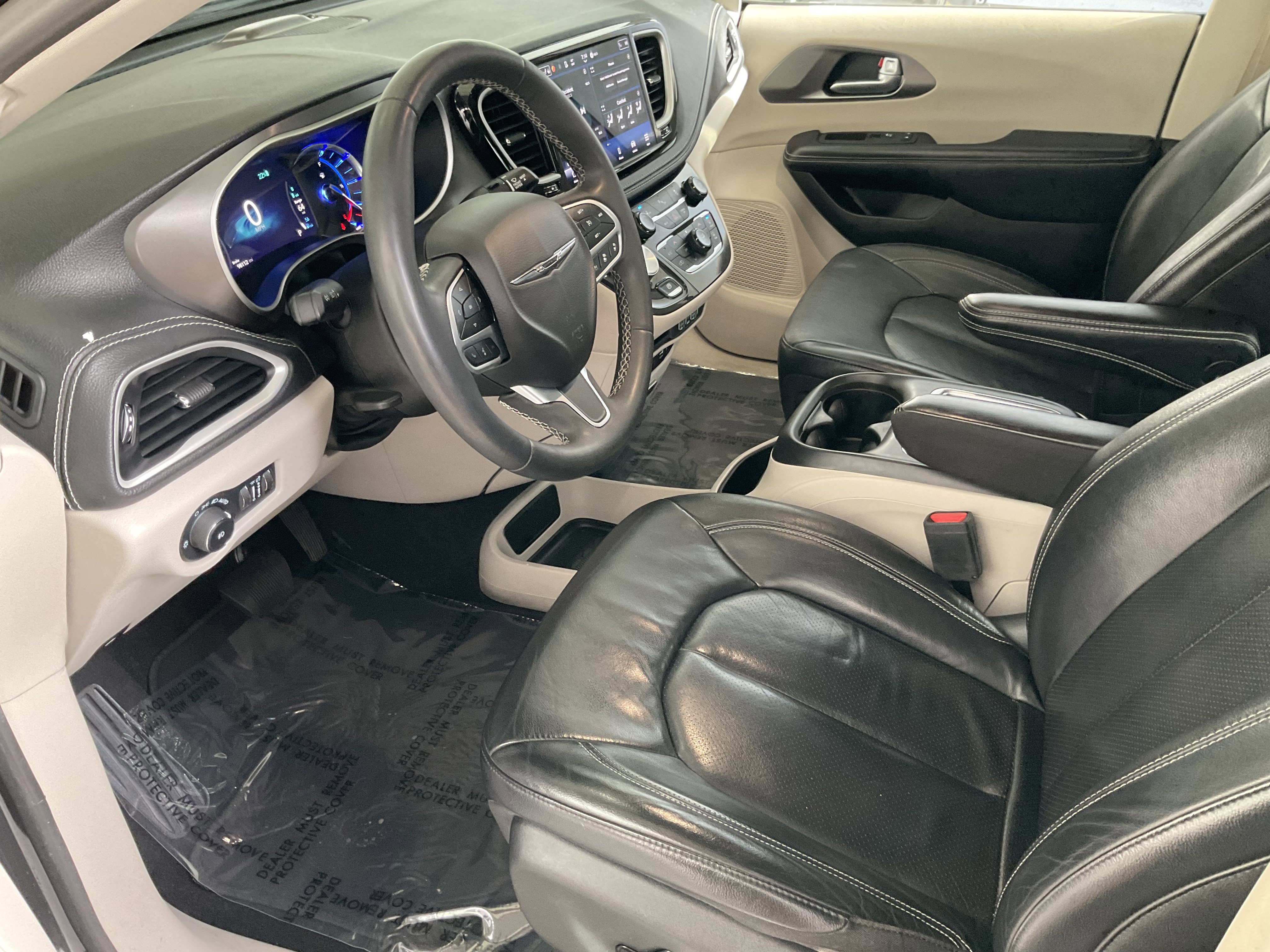 Used 2022 Chrysler Pacifica Touring-L FWD image 23