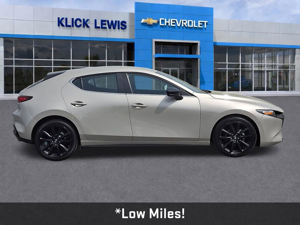 Used 2024 MAZDA MAZDA3 s FWD image 9