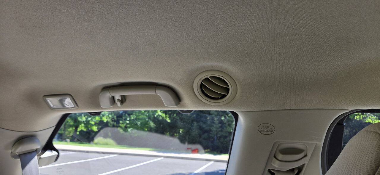 Used 2011 Toyota Sienna LE FWD image 40