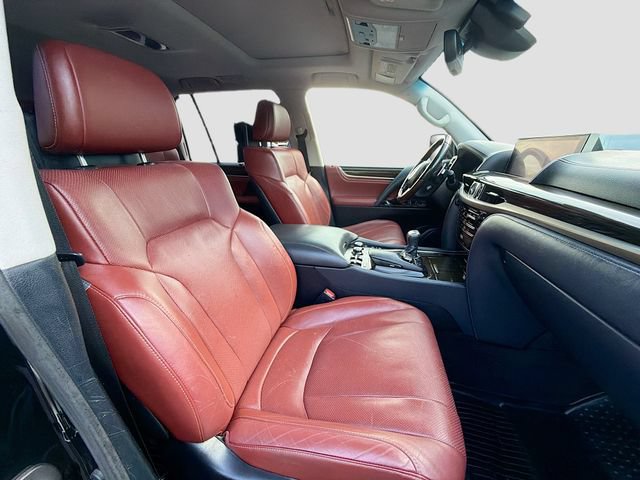 Used 2020 Lexus LX 570 4WD w/ Luxury Package image 30
