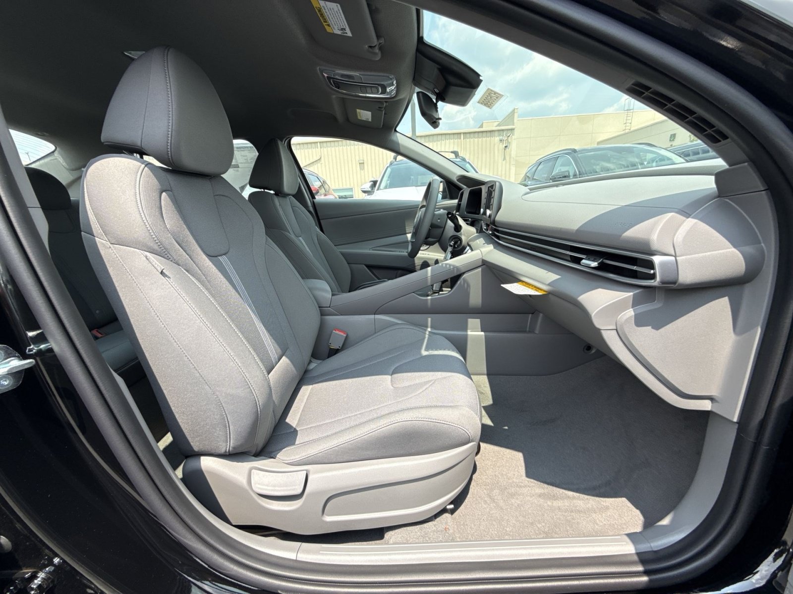 New 2026 Hyundai Elantra SE FWD image 27