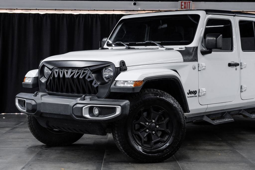Used 2020 Jeep Gladiator Overland w/ LED Lighting Group AWD/4WD image 5