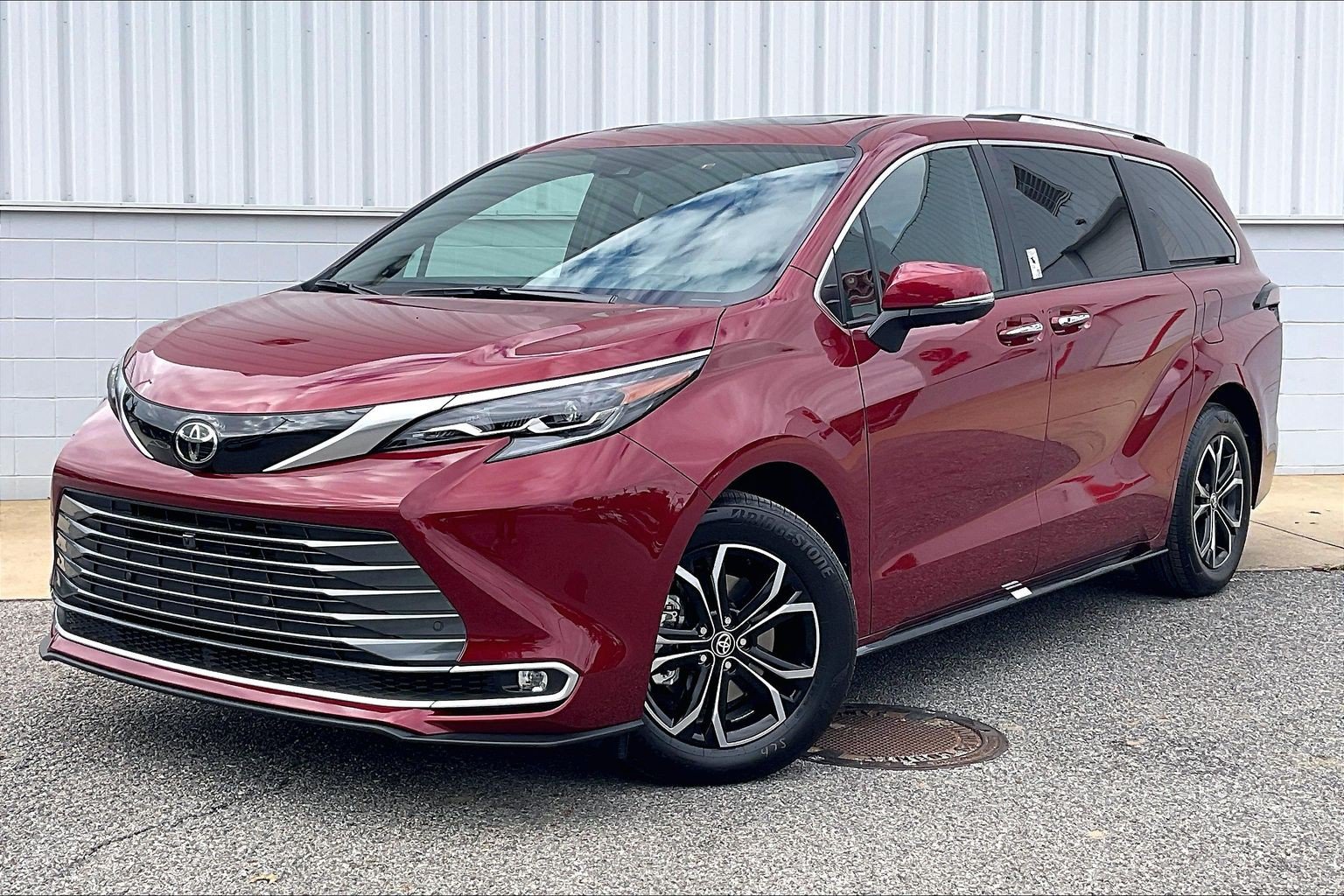 New 2026 Toyota Sienna Platinum AWD/4WD image 2
