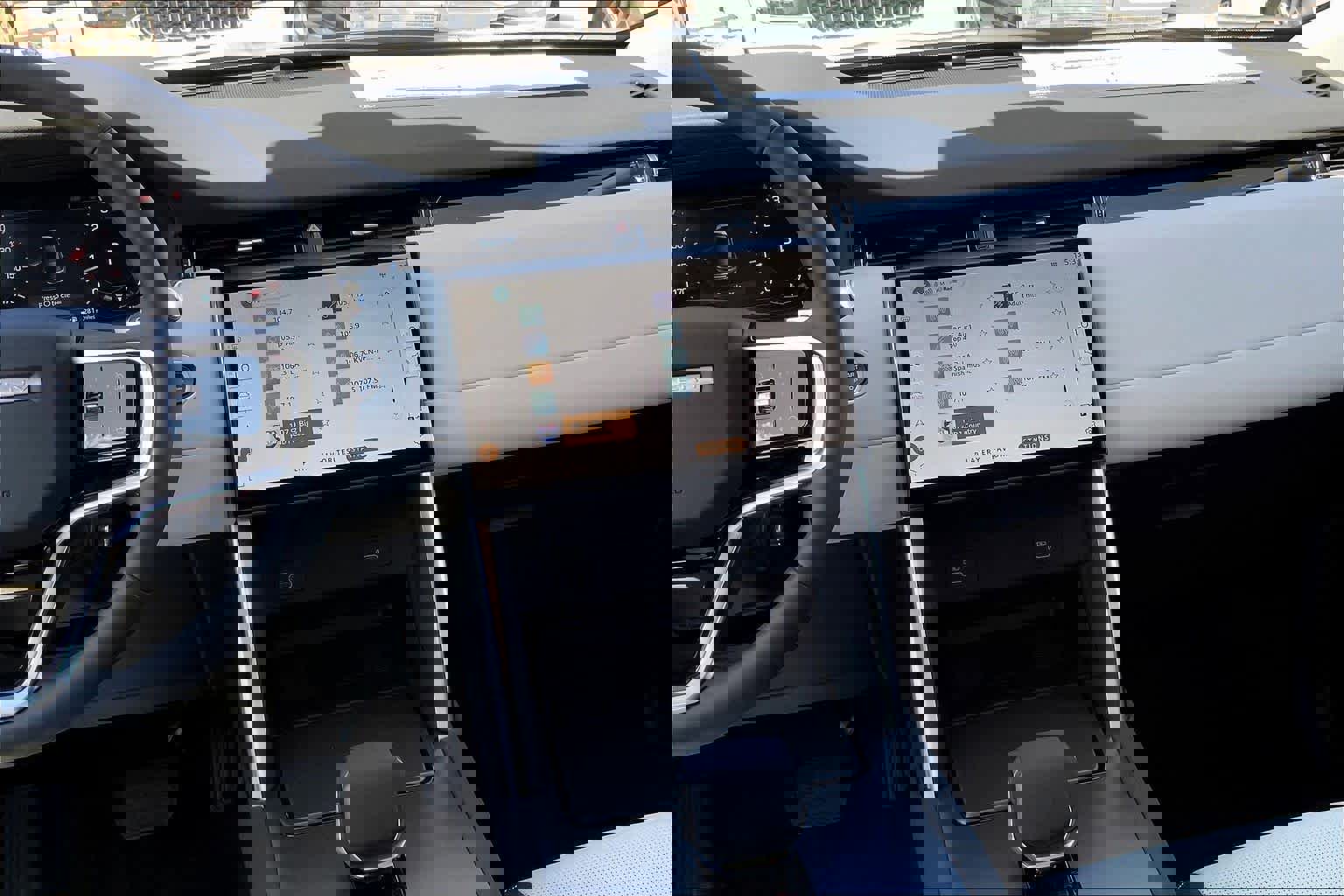 New 2025 Land Rover Discovery Sport S image 6