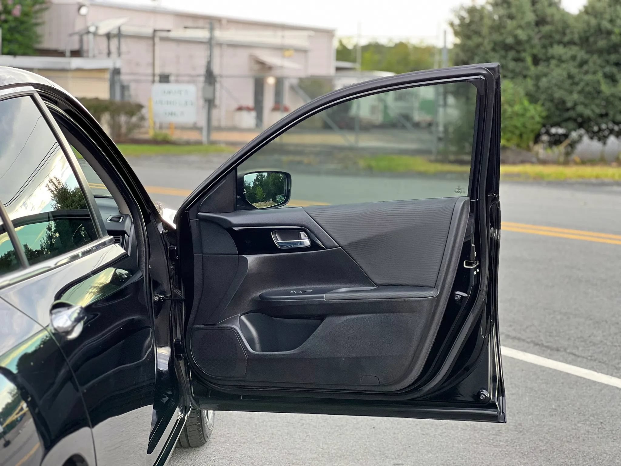 Used 2016 Honda Accord LX image 34