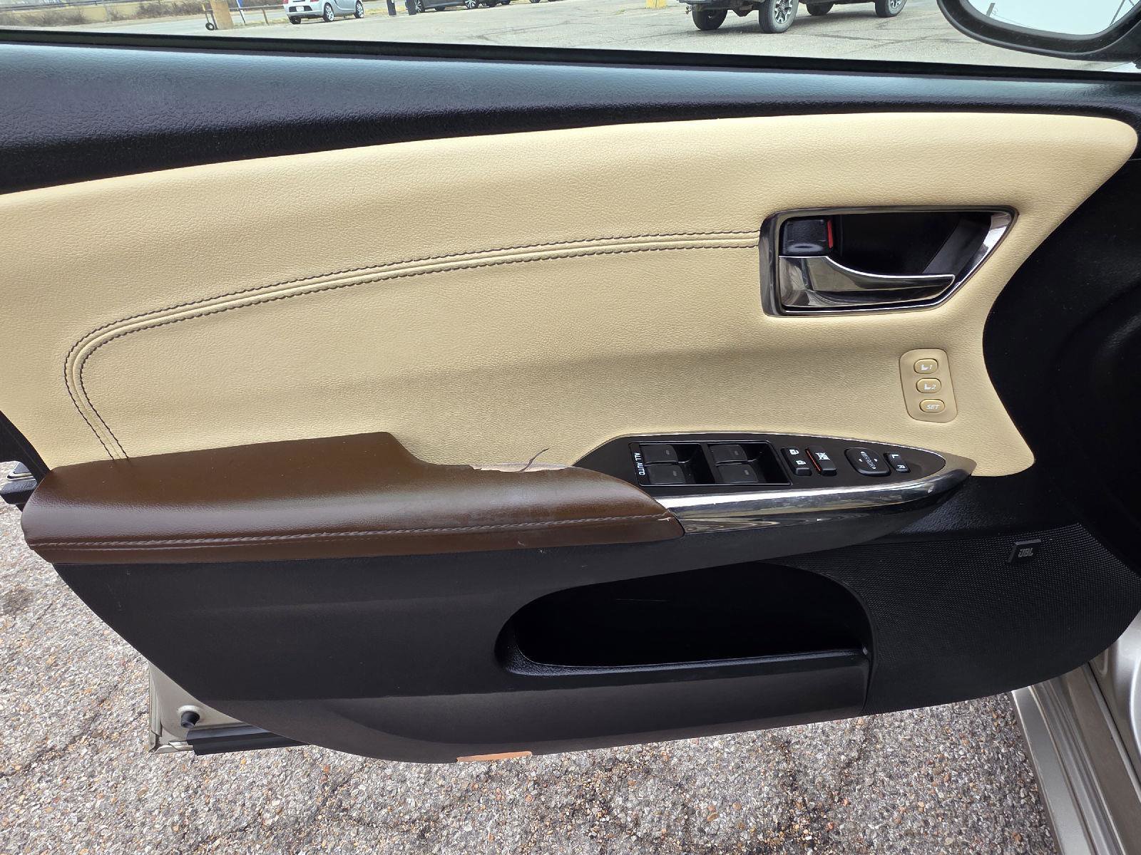 Used 2018 Toyota Avalon Limited FWD image 85