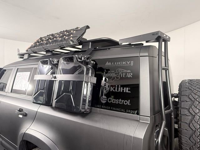 Used 2023 Land Rover Defender 130 SE image 14