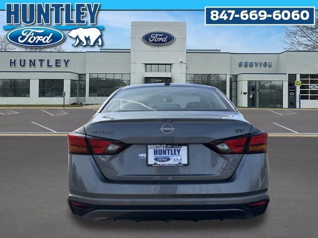 Used 2024 Nissan Altima 2.5 SV AWD/4WD image 3